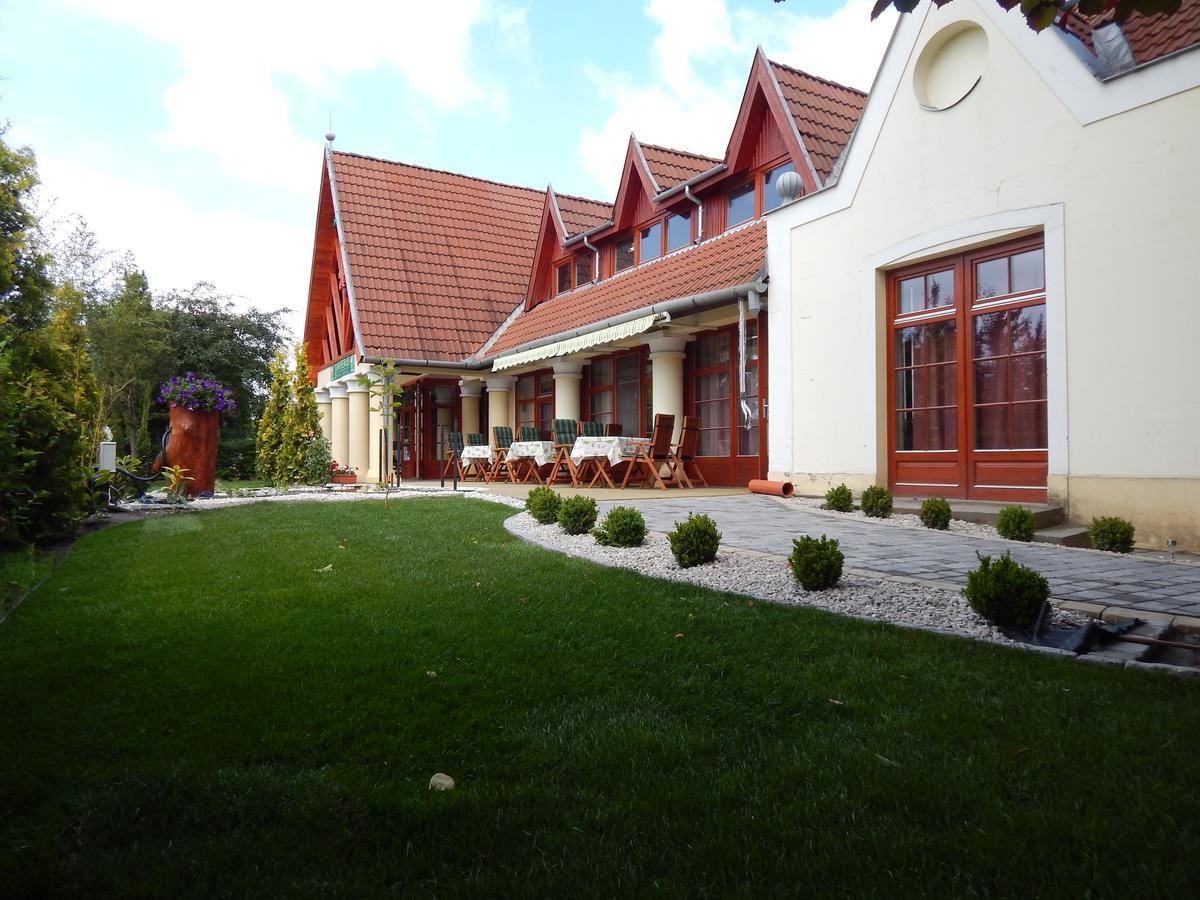 Juniperus Park Hotel Kecskemét Eksteriør billede